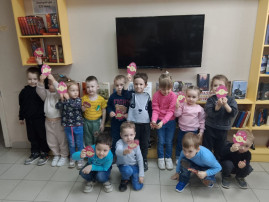 Первая экскурсия в библиотеку Первая экскурсия в библиотеку.