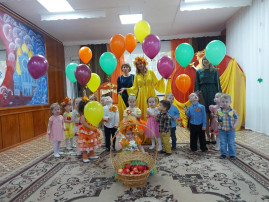 Осенний праздник в детском саду. Осенний праздник в детском саду.