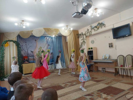 🌸 Праздник 8 Марта в группах "Подсолнушки" и "Радуга" 🌸 🌸 Праздник 8 Марта в группах "Подсолнушки" и "Радуга" 🌸.